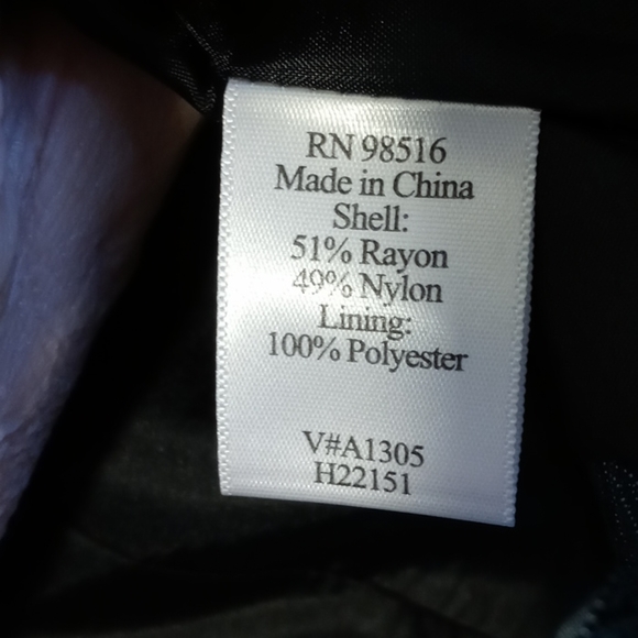 Lot of 2 large jackets - Coldwater Creek, Molly & Max - selling as one lot. - Picture 7 of 13